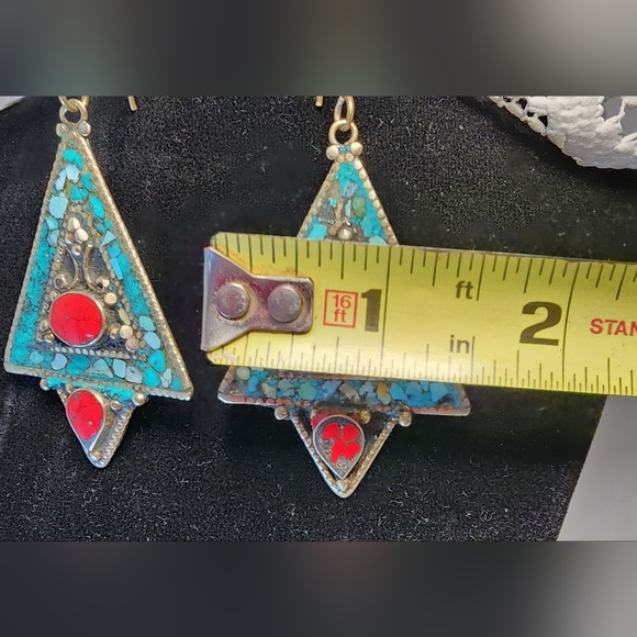 Tibetan triangle-shaped dangle earrings - Picture 6 of 9